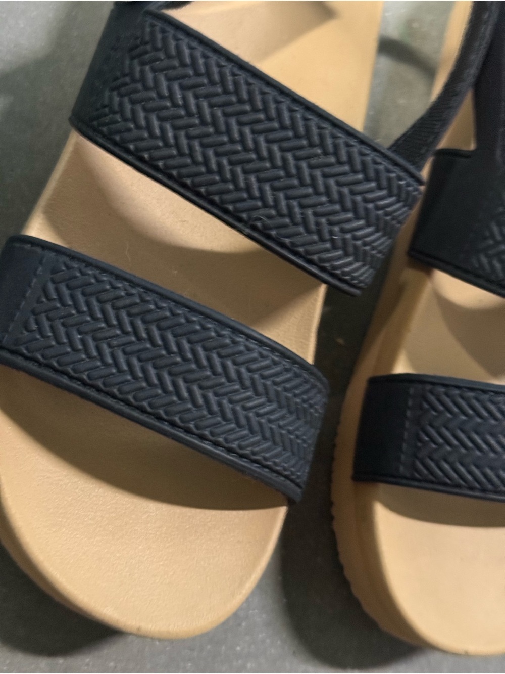 REEF Black Strappy Beach Comfort Sandals Girls Size 13 - Picture 2 of 6